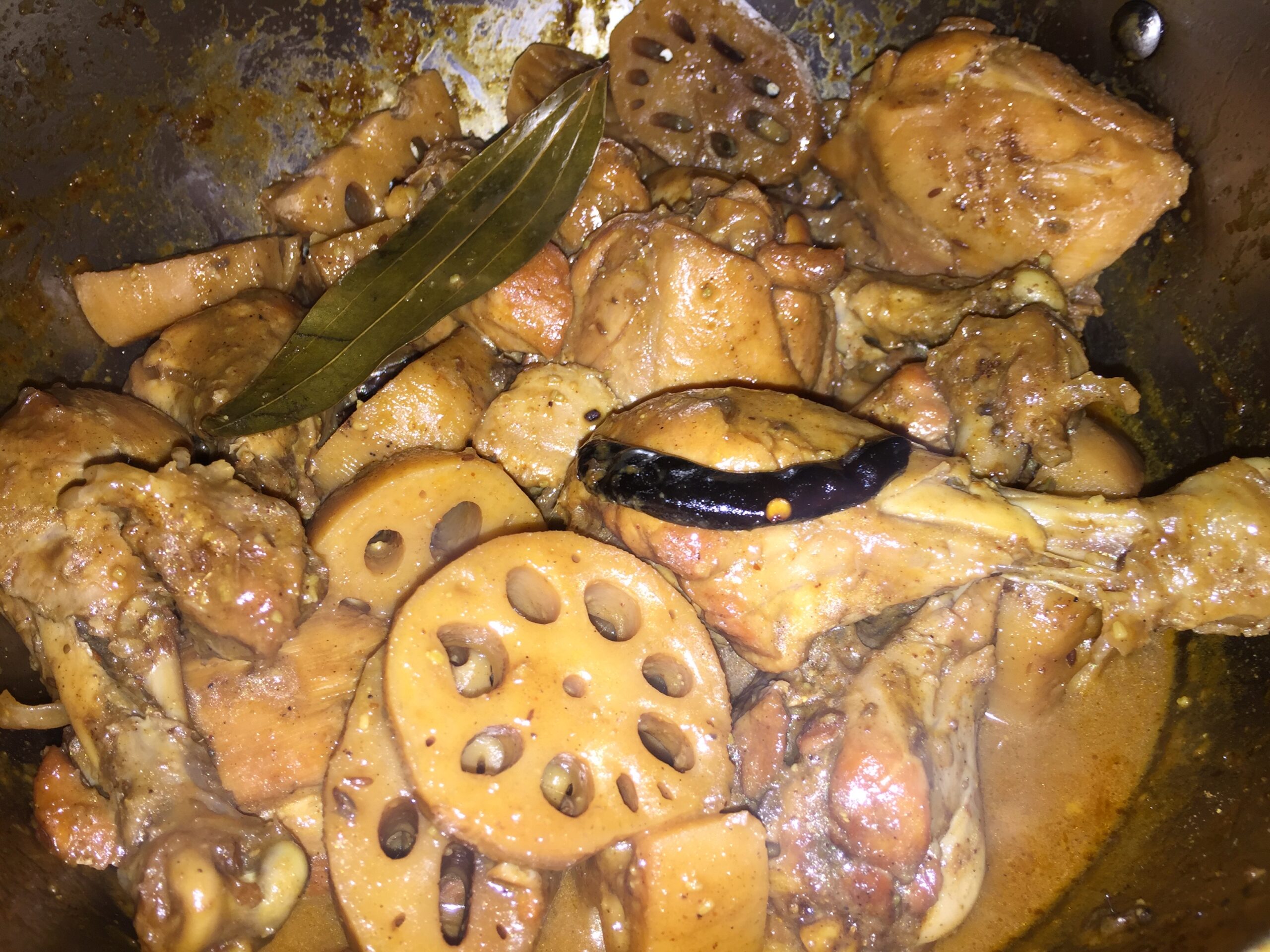 Chicken, Lotus root slices in red sauce